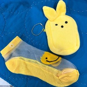 Peeps Yellow Bunny 5” Zipper Pouch Sheer Daisy Smiley Face No Show Socks bundle